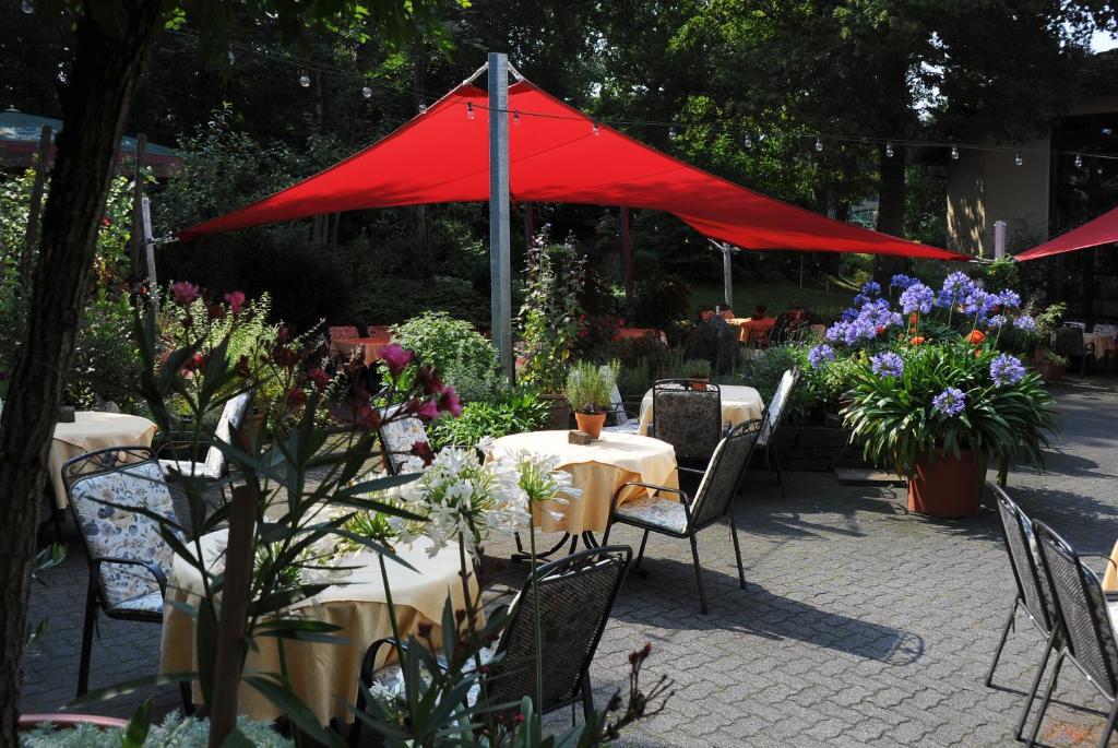 Hotel Restaurant Sonnenhof Weyerbusch Exterior foto